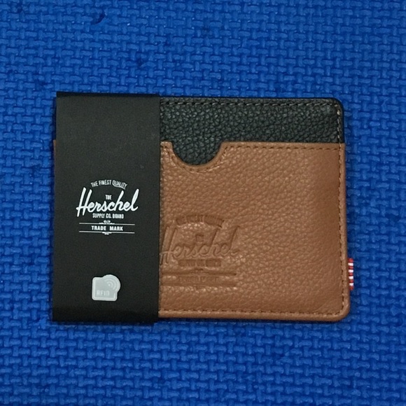 Herschel Supply Company Other - NWT Herschel Supply Co. Men’s Tan/Blk RFID Wallet